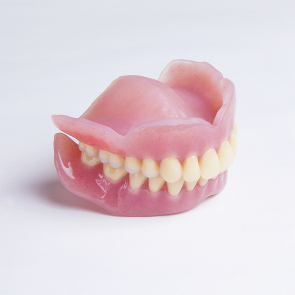 入れ歯でお悩みの方